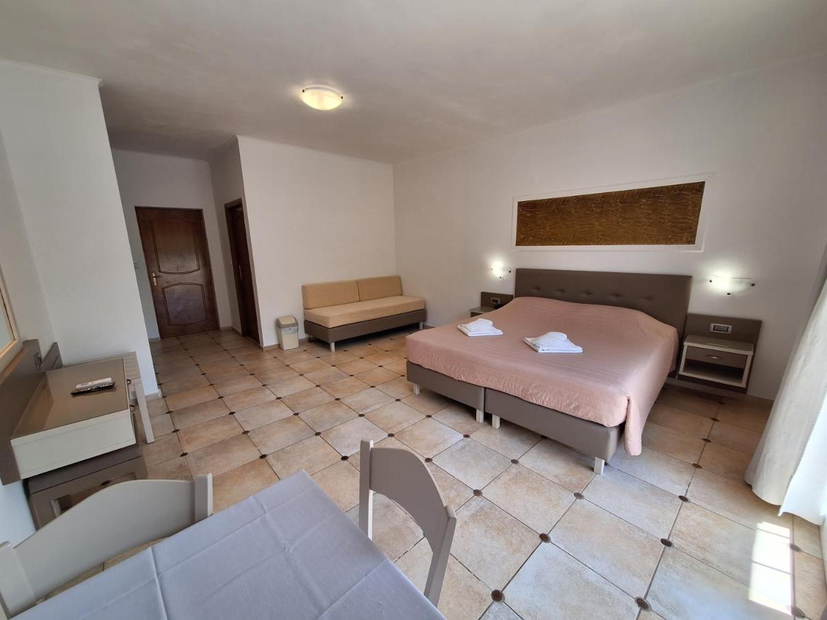 Perla Beach Agia Marina Extérieur photo