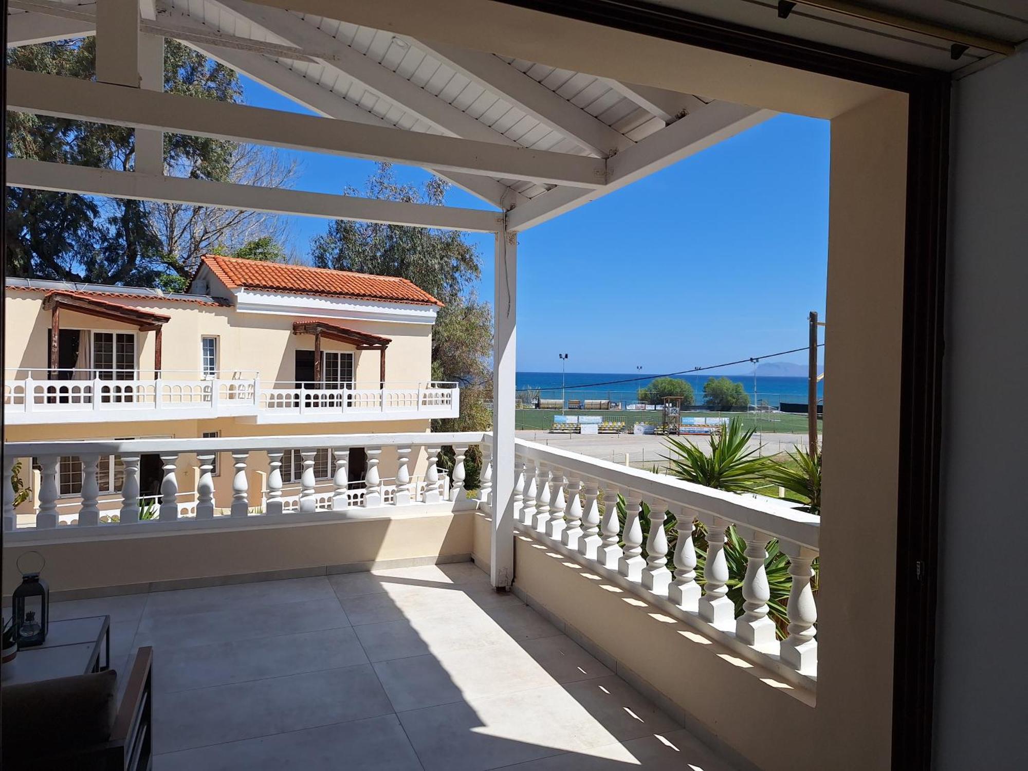 Perla Beach Agia Marina Extérieur photo